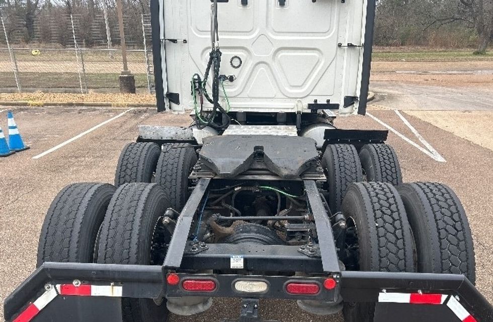 Sleeper Tractor-Heavy Duty Tractors-Freightliner-2020-T12664ST-Jackson-MS-621,640\n\t\tmiles-$ 52,500 - Image 6