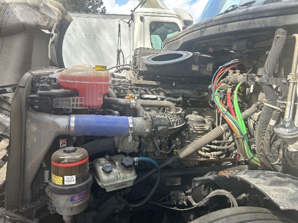 Sleeper Tractor-Heavy Duty Tractors-Freightliner-2020-T12664ST-Jackson-MS-624,037\n\t\tmiles-$ 13,500 - Image 19