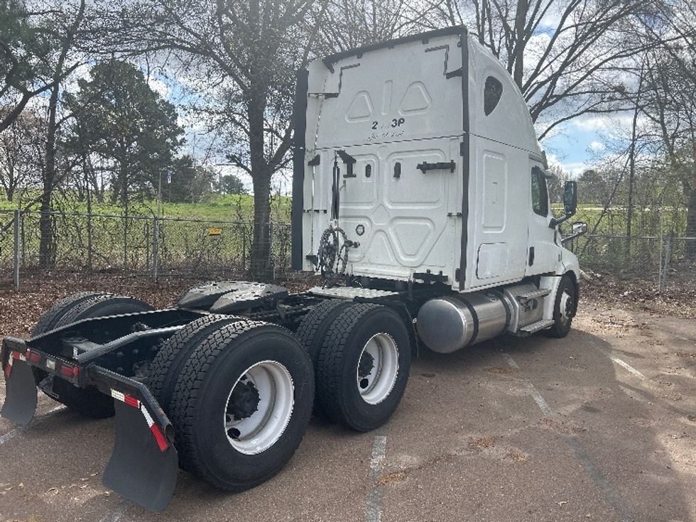 Sleeper Tractor-Heavy Duty Tractors-Freightliner-2020-T12664ST-Jackson-MS-624,037\n\t\tmiles-$ 13,500 - Image 7