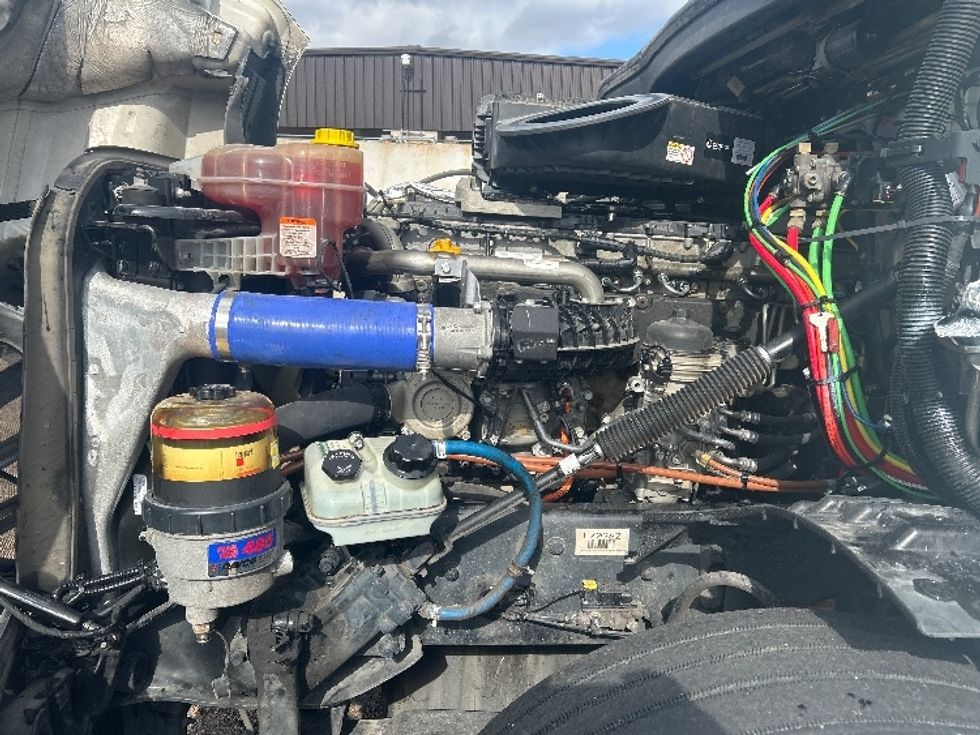 Sleeper Tractor-Heavy Duty Tractors-Freightliner-2020-T12664ST-Jackson-MS-633,157\n\t\tmiles-$ 50,750 - Image 21