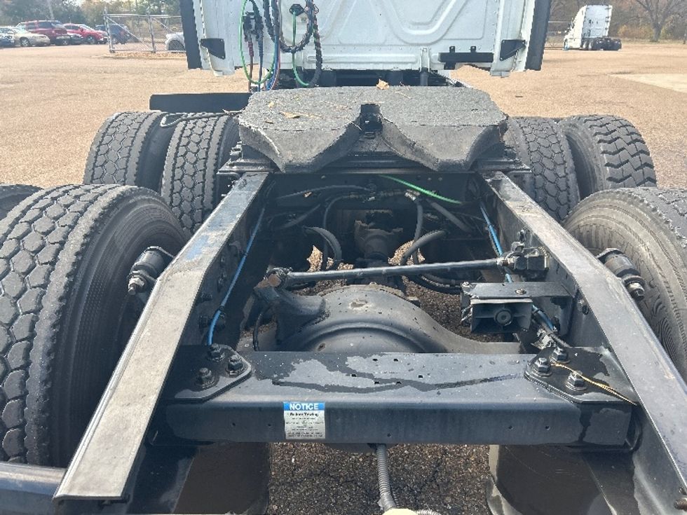 Sleeper Tractor-Heavy Duty Tractors-Freightliner-2020-T12664ST-Jackson-MS-633,157\n\t\tmiles-$ 50,750 - Image 6