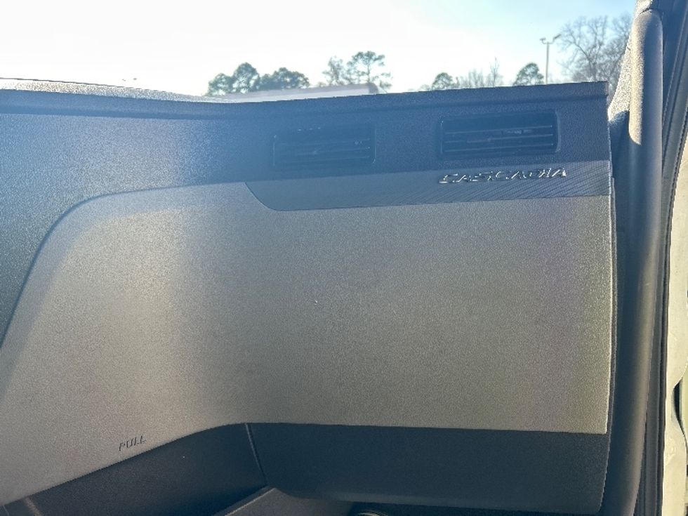 Sleeper Tractor-Heavy Duty Tractors-Freightliner-2020-T12664ST-Jackson-MS-652,506\n\t\tmiles-$ 51,500 - Image 14