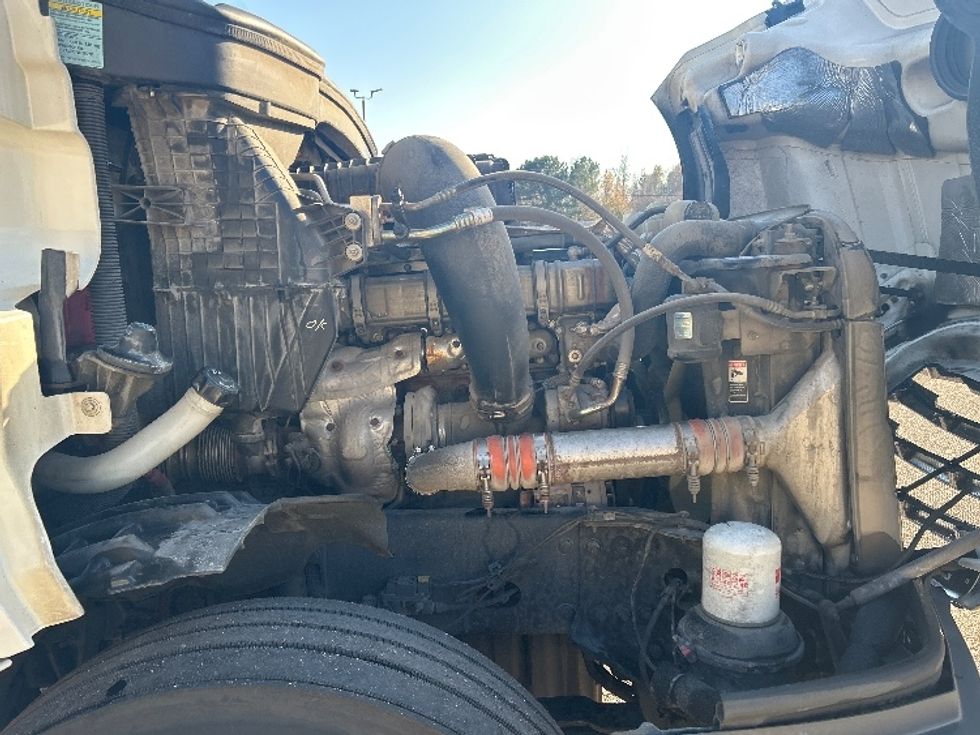 Sleeper Tractor-Heavy Duty Tractors-Freightliner-2020-T12664ST-Jackson-MS-652,506\n\t\tmiles-$ 51,500 - Image 20