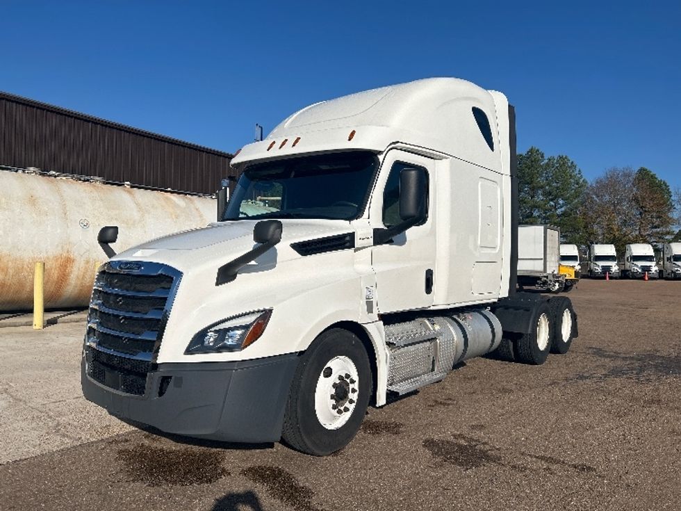 Sleeper Tractor-Heavy Duty Tractors-Freightliner-2020-T12664ST-Jackson-MS-652,506\n\t\tmiles-$ 51,500 - Image 3