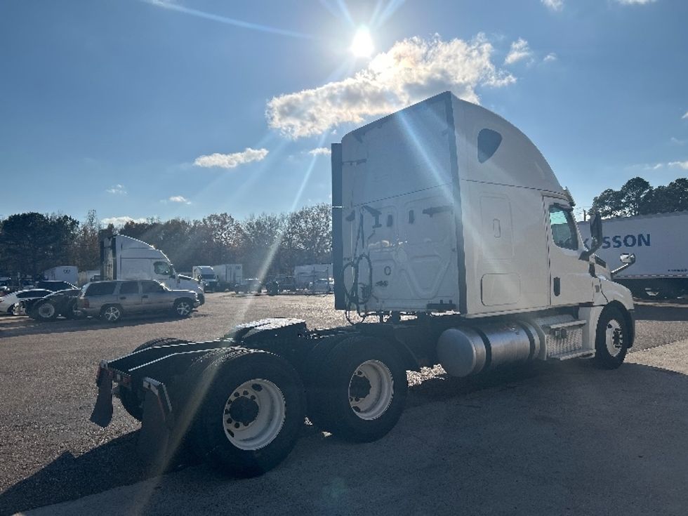 Sleeper Tractor-Heavy Duty Tractors-Freightliner-2020-T12664ST-Jackson-MS-652,506\n\t\tmiles-$ 51,500 - Image 7