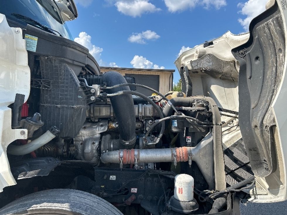 Sleeper Tractor-Heavy Duty Tractors-Freightliner-2020-T12664ST-Jackson-TN-555,332\n\t\tmiles-$ 59,750 - Image 20