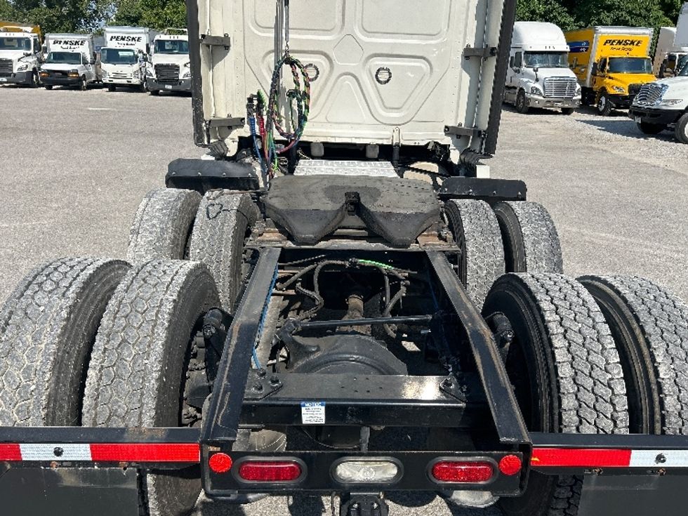 Sleeper Tractor-Heavy Duty Tractors-Freightliner-2020-T12664ST-Jackson-TN-555,332\n\t\tmiles-$ 59,750 - Image 6