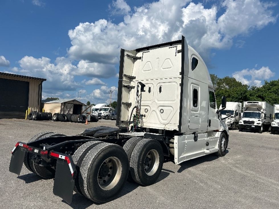 Sleeper Tractor-Heavy Duty Tractors-Freightliner-2020-T12664ST-Jackson-TN-555,332\n\t\tmiles-$ 59,750 - Image 7