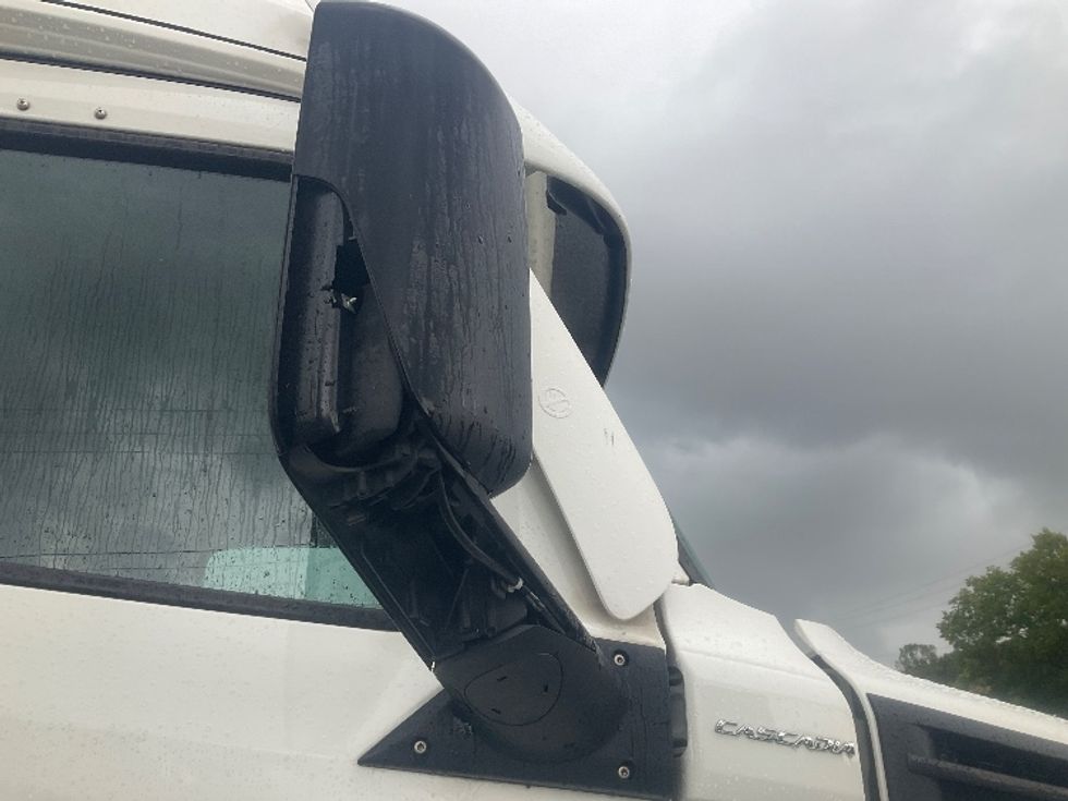 Sleeper Tractor-Heavy Duty Tractors-Freightliner-2020-T12664ST-Jackson-TN-663,684\n\t\tmiles-$ 48,250 - Image 21