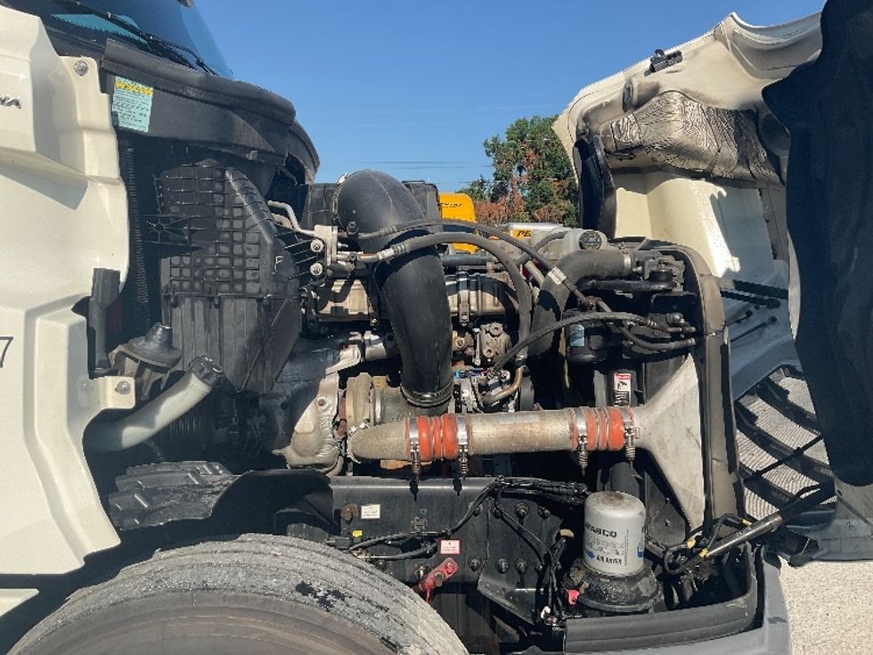 Sleeper Tractor-Heavy Duty Tractors-Freightliner-2020-T12664ST-Jackson-TN-818,910\n\t\tmiles-$ 40,750 - Image 20