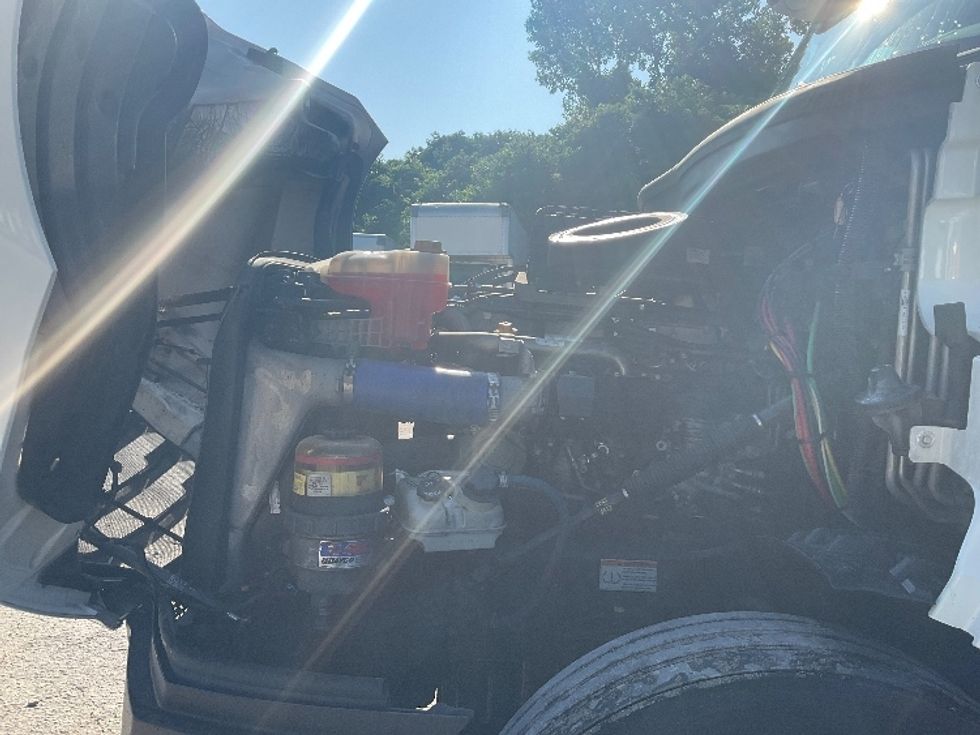 Sleeper Tractor-Heavy Duty Tractors-Freightliner-2020-T12664ST-Jackson-TN-818,910\n\t\tmiles-$ 40,750 - Image 21