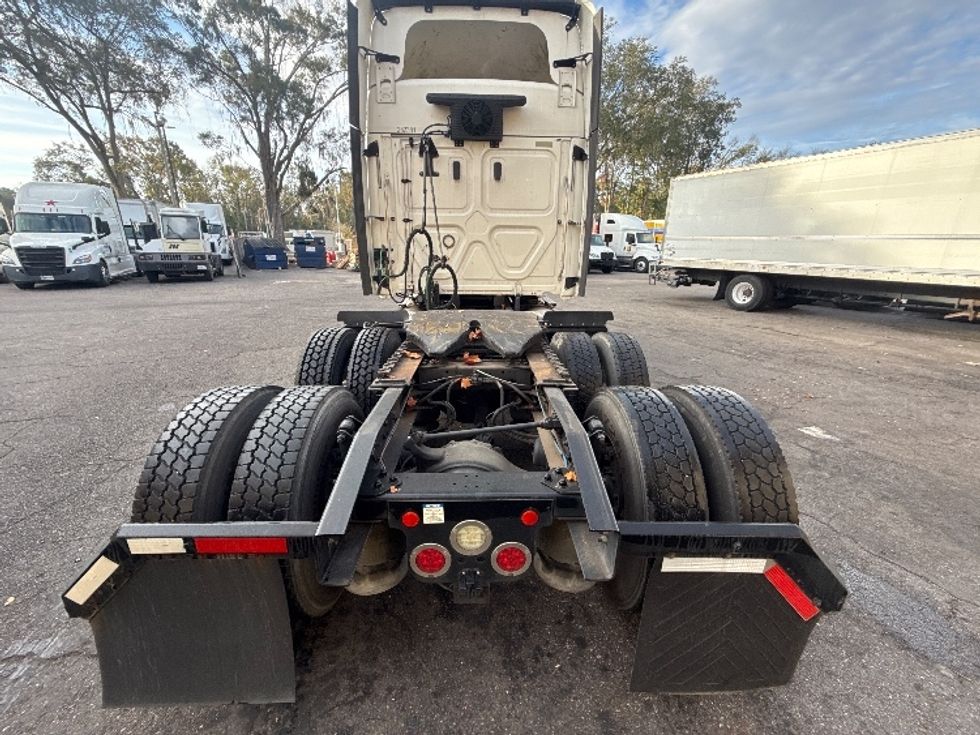 Sleeper Tractor-Heavy Duty Tractors-Freightliner-2020-T12664ST-Jacksonville-FL-469,431\n\t\tmiles-$ 63,750 - Image 6