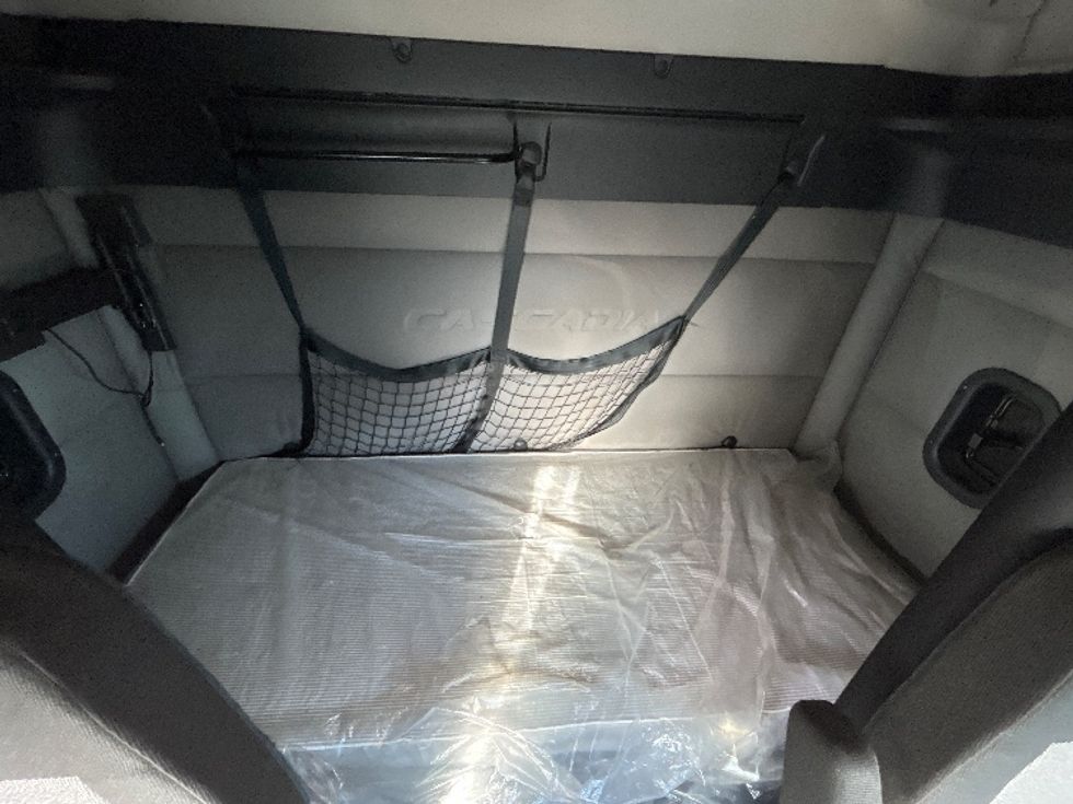 Sleeper Tractor-Heavy Duty Tractors-Freightliner-2020-T12664ST-Jacksonville-FL-499,838\n\t\tmiles-$ 59,000 - Image 16