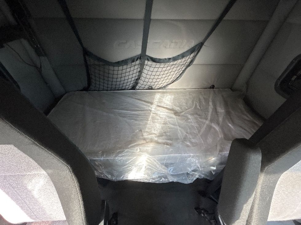 Sleeper Tractor-Heavy Duty Tractors-Freightliner-2020-T12664ST-Jacksonville-FL-499,838\n\t\tmiles-$ 59,000 - Image 17