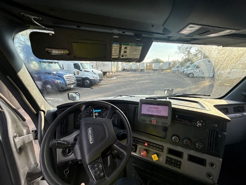 Sleeper Tractor-Heavy Duty Tractors-Freightliner-2020-T12664ST-Jacksonville-FL-521,386\n\t\tmiles-$ 54,250 - Image 11