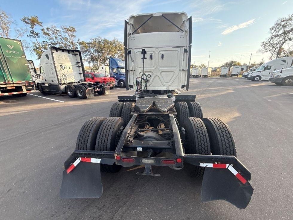 Sleeper Tractor-Heavy Duty Tractors-Freightliner-2020-T12664ST-Jacksonville-FL-521,386\n\t\tmiles-$ 54,250 - Image 6