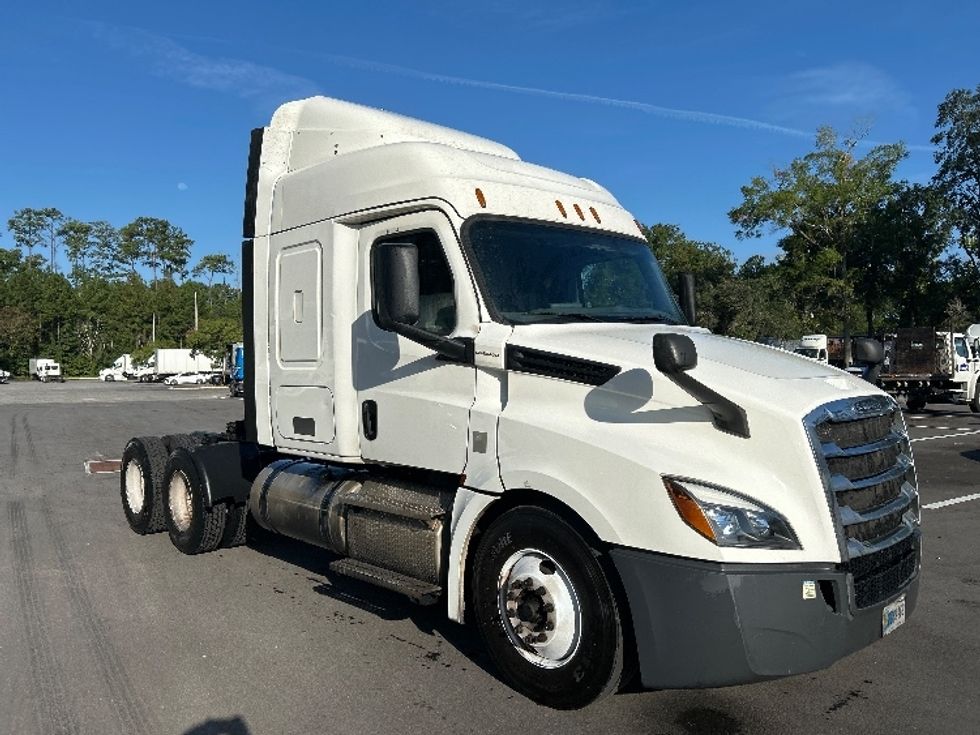 Sleeper Tractor-Heavy Duty Tractors-Freightliner-2020-T12664ST-Jacksonville-FL-544,087\n\t\tmiles-$ 54,000 - Image 1