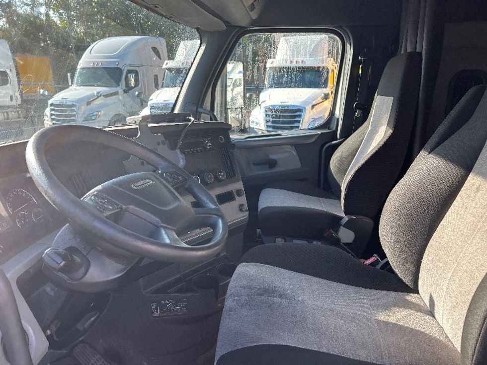 Sleeper Tractor-Heavy Duty Tractors-Freightliner-2020-T12664ST-Jacksonville-FL-544,087\n\t\tmiles-$ 54,000 - Image 10