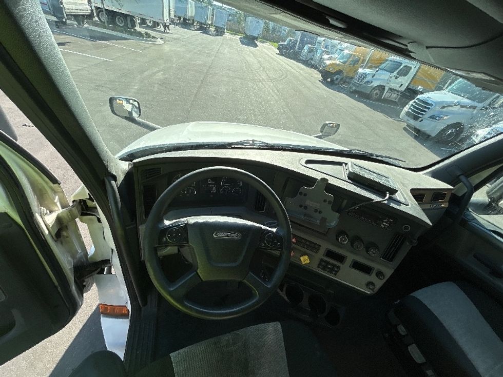 Sleeper Tractor-Heavy Duty Tractors-Freightliner-2020-T12664ST-Jacksonville-FL-544,087\n\t\tmiles-$ 54,000 - Image 11