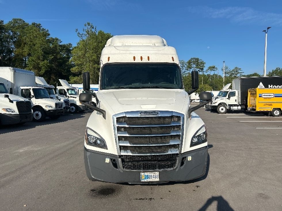 Sleeper Tractor-Heavy Duty Tractors-Freightliner-2020-T12664ST-Jacksonville-FL-544,087\n\t\tmiles-$ 54,000 - Image 2