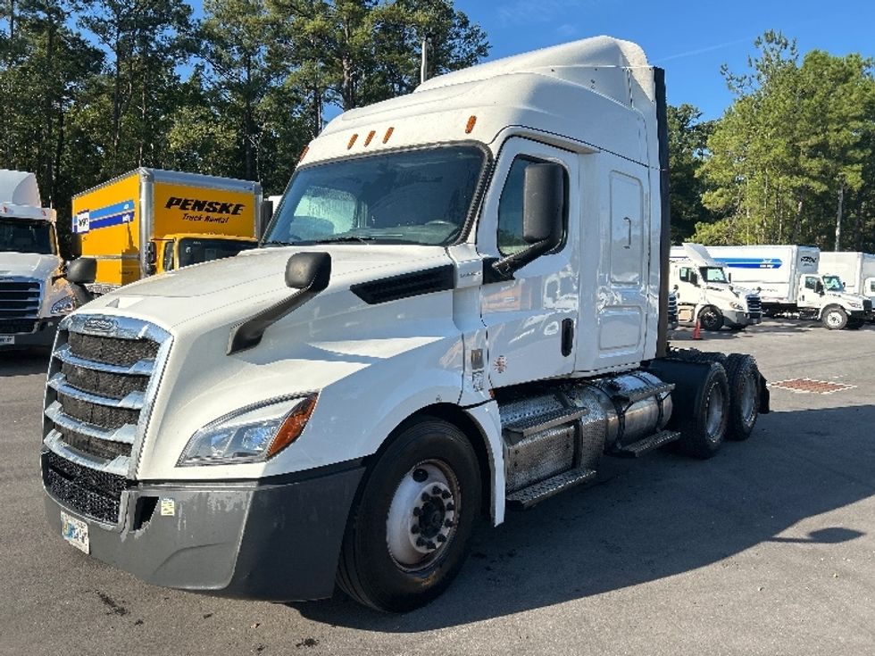 Sleeper Tractor-Heavy Duty Tractors-Freightliner-2020-T12664ST-Jacksonville-FL-544,087\n\t\tmiles-$ 54,000 - Image 3