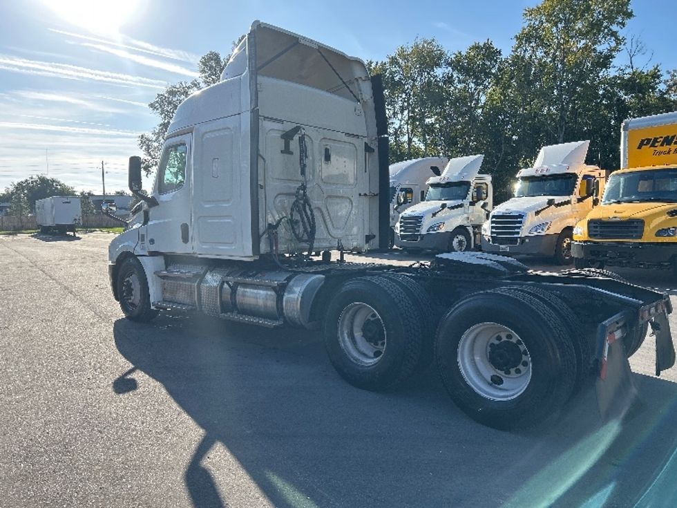 Sleeper Tractor-Heavy Duty Tractors-Freightliner-2020-T12664ST-Jacksonville-FL-544,087\n\t\tmiles-$ 54,000 - Image 5