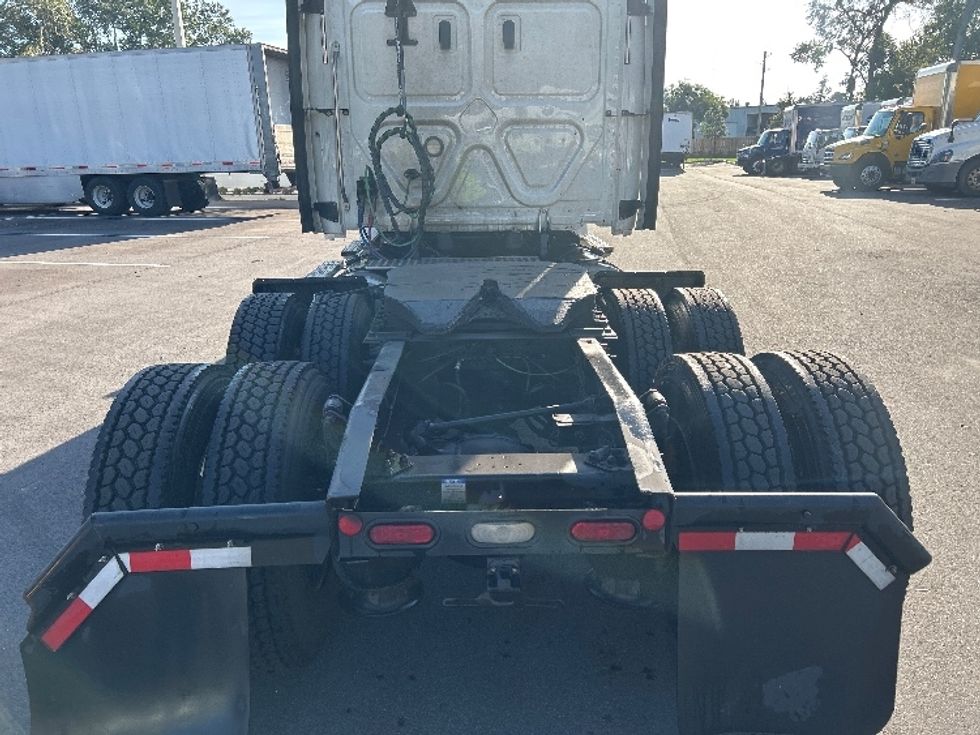 Sleeper Tractor-Heavy Duty Tractors-Freightliner-2020-T12664ST-Jacksonville-FL-544,087\n\t\tmiles-$ 54,000 - Image 6