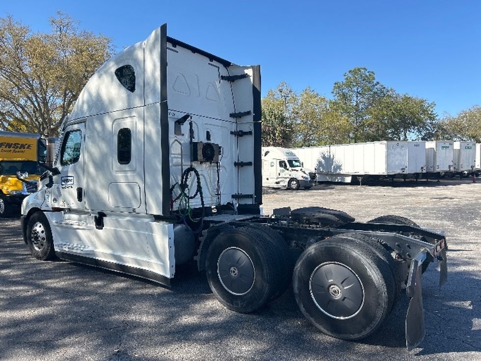 Sleeper Tractor-Heavy Duty Tractors-Freightliner-2020-T12664ST-Jacksonville-FL-582,681\n\t\tmiles-$ 58,000 - Image 5