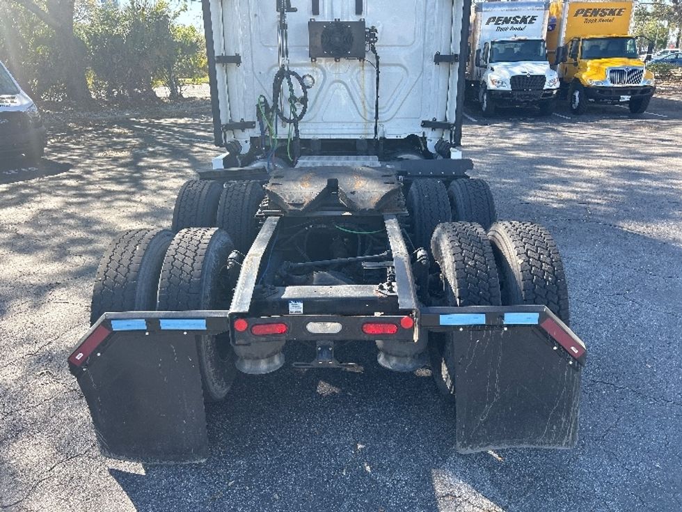 Sleeper Tractor-Heavy Duty Tractors-Freightliner-2020-T12664ST-Jacksonville-FL-582,681\n\t\tmiles-$ 58,000 - Image 6