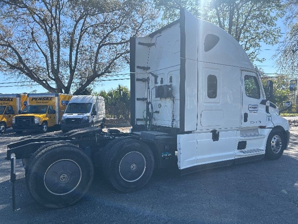 Sleeper Tractor-Heavy Duty Tractors-Freightliner-2020-T12664ST-Jacksonville-FL-582,681\n\t\tmiles-$ 58,000 - Image 7