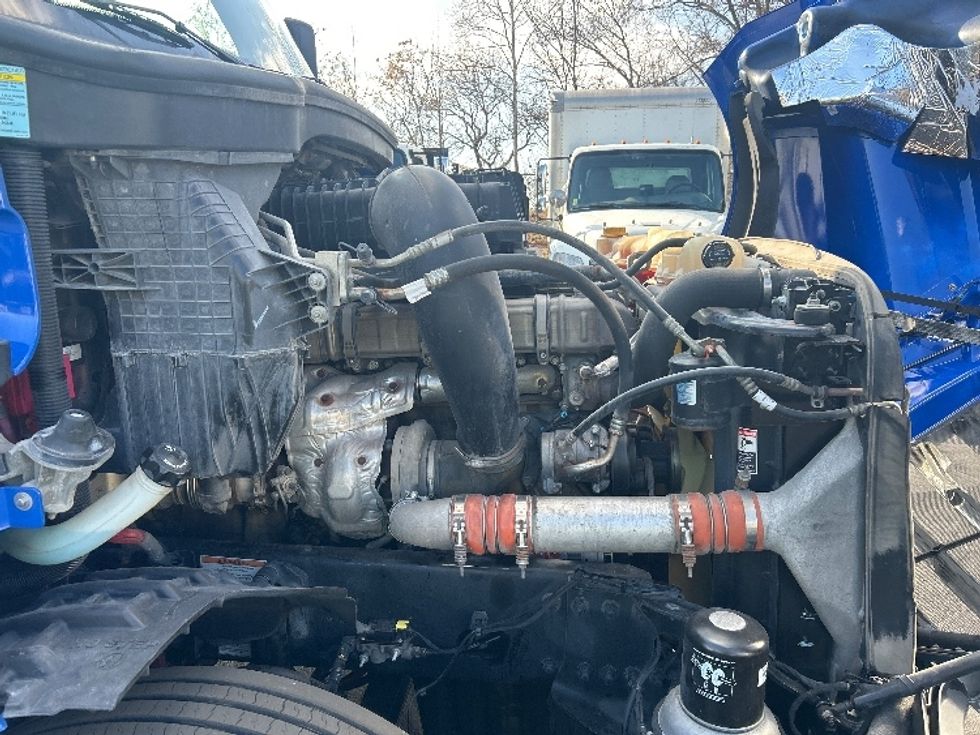 Sleeper Tractor-Heavy Duty Tractors-Freightliner-2020-T12664ST-Jessup-MD-602,783\n\t\tmiles-$ 49,500 - Image 20