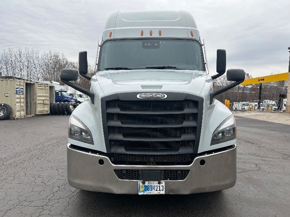 Sleeper Tractor-Heavy Duty Tractors-Freightliner-2020-T12664ST-Jessup-PA-603,152\n\t\tmiles-$ 52,250 - Image 2