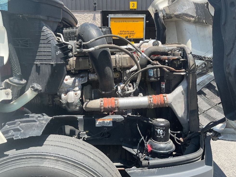 Sleeper Tractor-Heavy Duty Tractors-Freightliner-2020-T12664ST-Jessup-PA-631,835\n\t\tmiles-$ 53,250 - Image 19