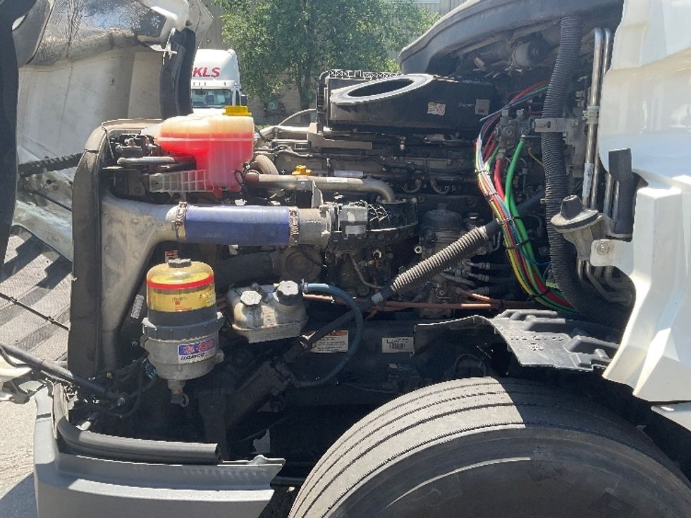 Sleeper Tractor-Heavy Duty Tractors-Freightliner-2020-T12664ST-Jessup-PA-631,835\n\t\tmiles-$ 53,250 - Image 20