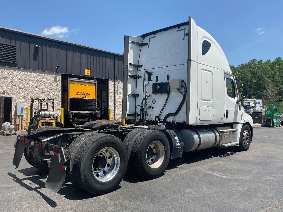 Sleeper Tractor-Heavy Duty Tractors-Freightliner-2020-T12664ST-Jessup-PA-631,835\n\t\tmiles-$ 53,250 - Image 7