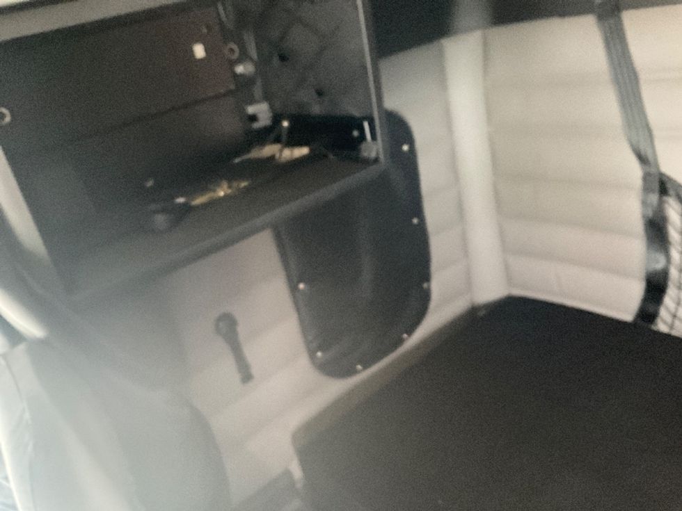 Sleeper Tractor-Heavy Duty Tractors-Freightliner-2020-T12664ST-Kansas City-MO-251,915\n\t\tmiles-$ 83,250 - Image 17