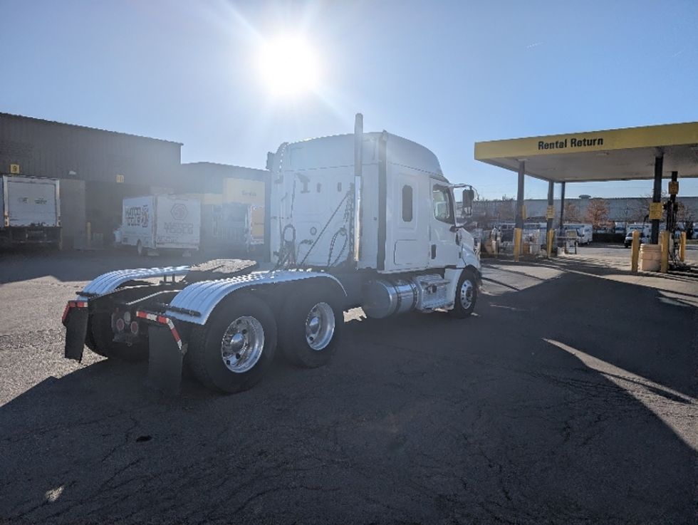 Sleeper Tractor-Heavy Duty Tractors-Freightliner-2020-T12664ST-Kansas City-MO-251,915\n\t\tmiles-$ 83,250 - Image 6