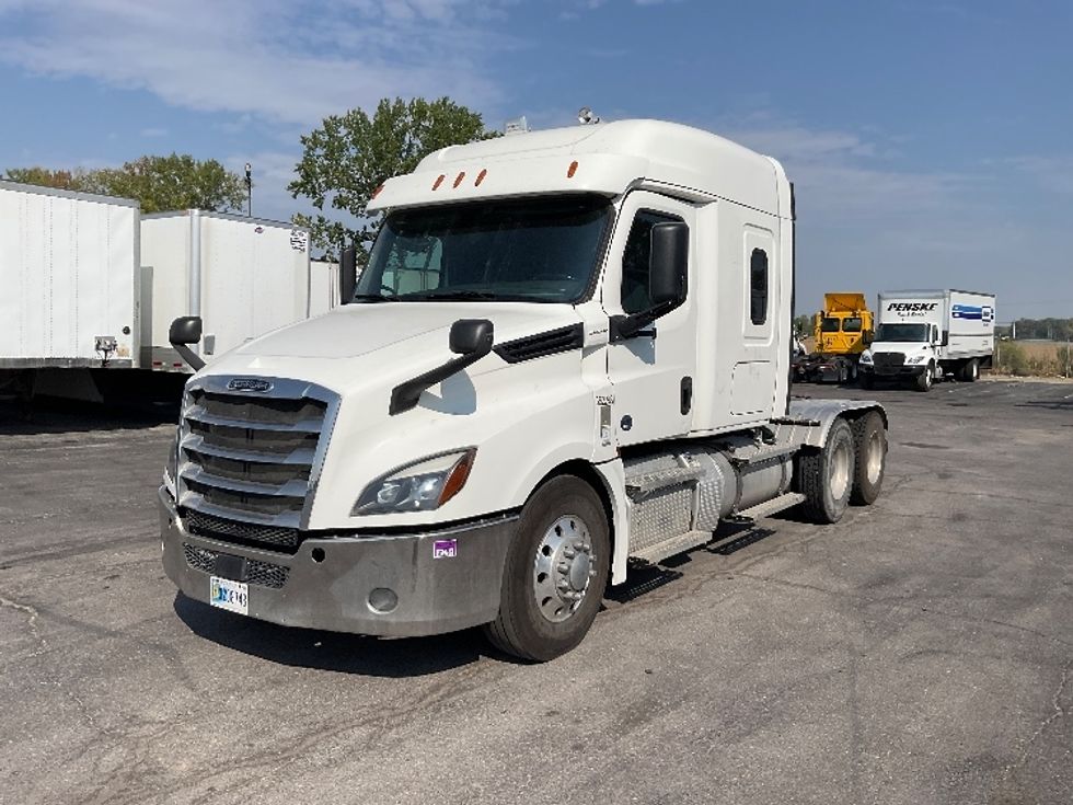 Sleeper Tractor-Heavy Duty Tractors-Freightliner-2020-T12664ST-Kansas City-MO-341,841\n\t\tmiles-$ 79,000 - Image 3