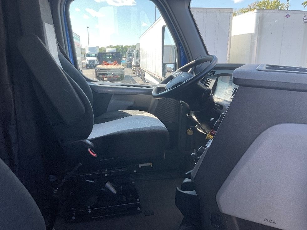 Sleeper Tractor-Heavy Duty Tractors-Freightliner-2020-T12664ST-Kansas City-MO-434,088\n\t\tmiles-$ 72,250 - Image 15