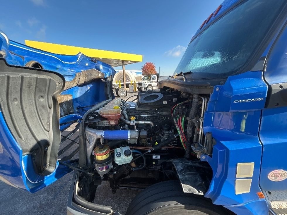 Sleeper Tractor-Heavy Duty Tractors-Freightliner-2020-T12664ST-Kansas City-MO-635,120\n\t\tmiles-$ 51,000 - Image 21