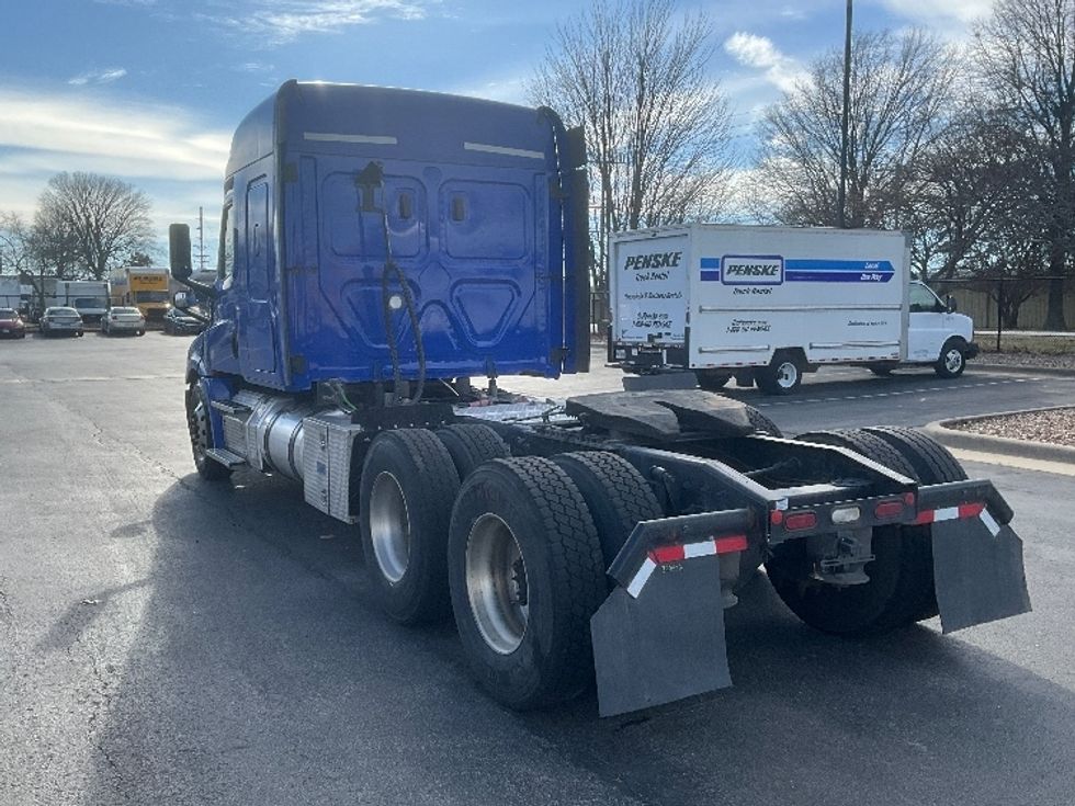 Sleeper Tractor-Heavy Duty Tractors-Freightliner-2020-T12664ST-Kansas City-MO-635,120\n\t\tmiles-$ 51,000 - Image 5
