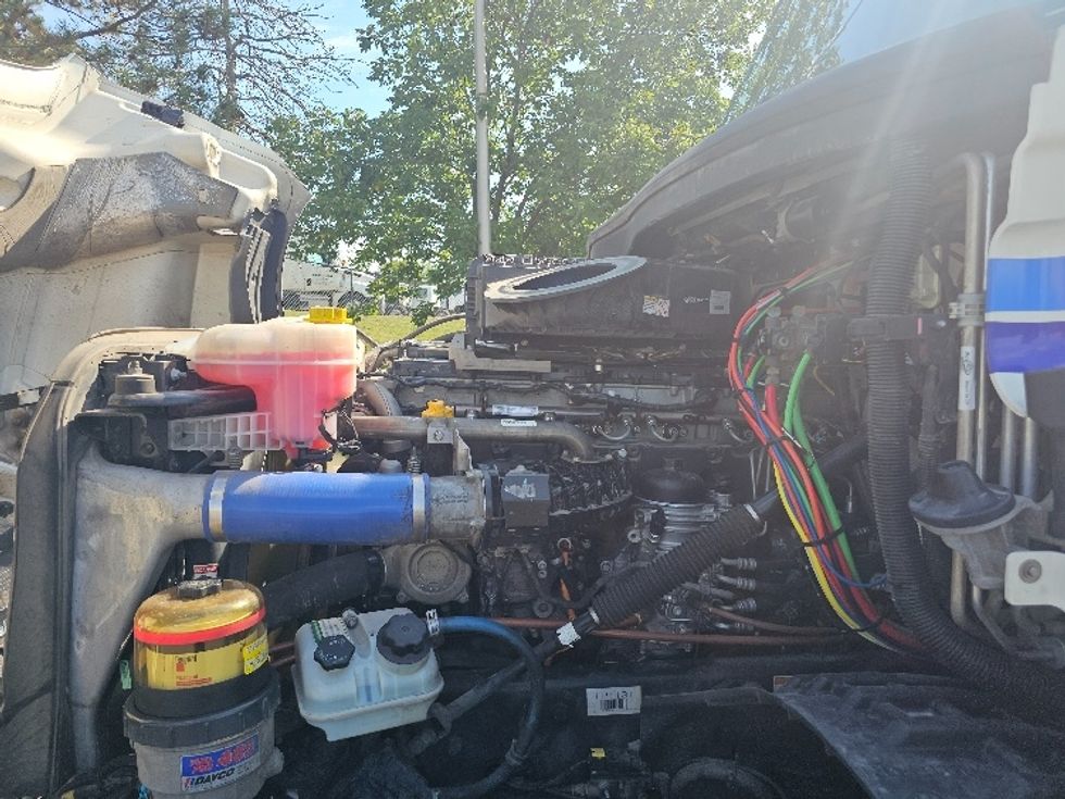 Sleeper Tractor-Heavy Duty Tractors-Freightliner-2020-T12664ST-Kansas City-MO-670,314\n\t\tmiles-$ 54,750 - Image 21