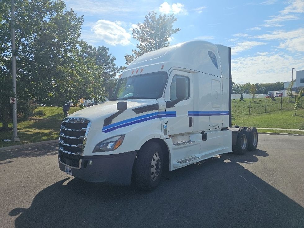Sleeper Tractor-Heavy Duty Tractors-Freightliner-2020-T12664ST-Kansas City-MO-670,314\n\t\tmiles-$ 54,750 - Image 3
