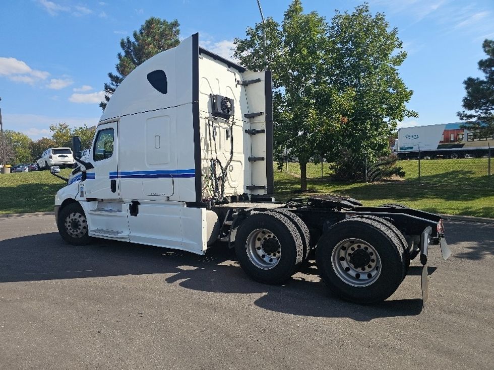 Sleeper Tractor-Heavy Duty Tractors-Freightliner-2020-T12664ST-Kansas City-MO-670,314\n\t\tmiles-$ 54,750 - Image 5