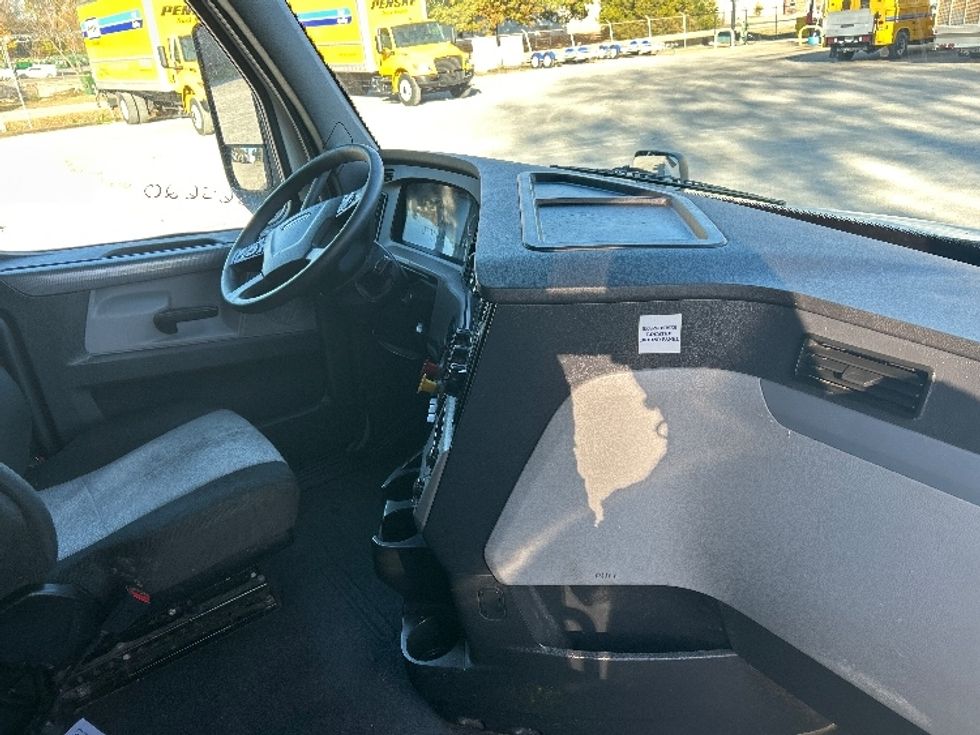 Sleeper Tractor-Heavy Duty Tractors-Freightliner-2020-T12664ST-Kansas City-MO-780,701\n\t\tmiles-$ 45,000 - Image 15