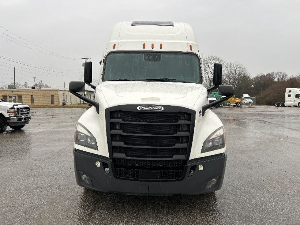 Sleeper Tractor-Heavy Duty Tractors-Freightliner-2020-T12664ST-Kansas City-MO-780,701\n\t\tmiles-$ 45,000 - Image 2