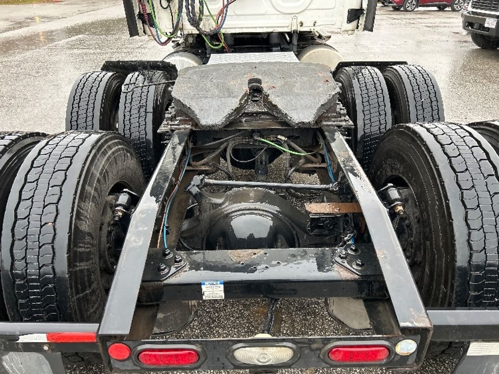 Sleeper Tractor-Heavy Duty Tractors-Freightliner-2020-T12664ST-Kansas City-MO-780,701\n\t\tmiles-$ 45,000 - Image 6