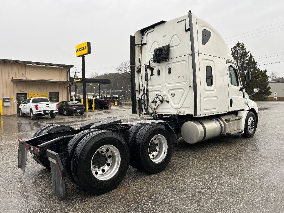 Sleeper Tractor-Heavy Duty Tractors-Freightliner-2020-T12664ST-Kansas City-MO-780,701\n\t\tmiles-$ 45,000 - Image 7