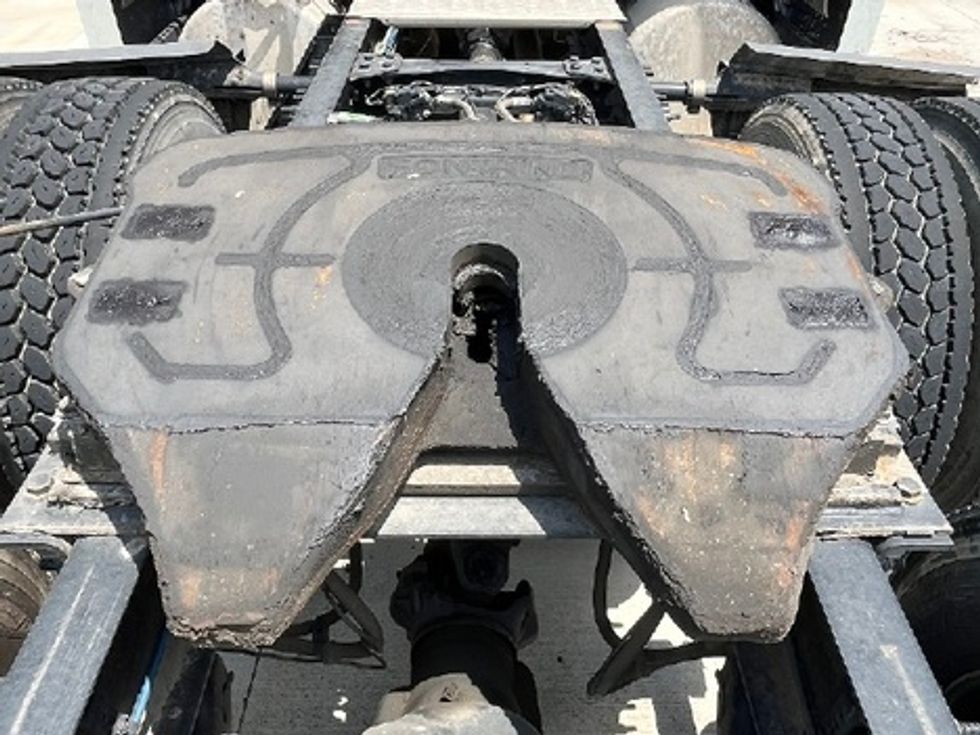 Sleeper Tractor-Heavy Duty Tractors-Freightliner-2020-T12664ST-Katy-TX-500,404\n\t\tmiles-$ 59,500 - Image 10