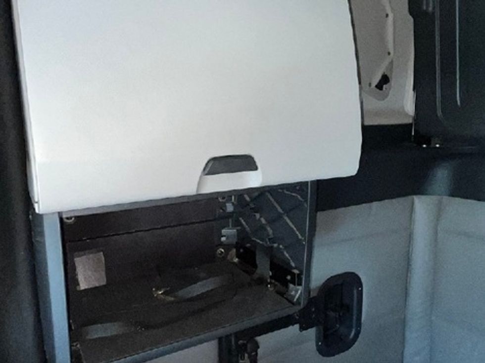 Sleeper Tractor-Heavy Duty Tractors-Freightliner-2020-T12664ST-Katy-TX-500,404\n\t\tmiles-$ 59,500 - Image 16